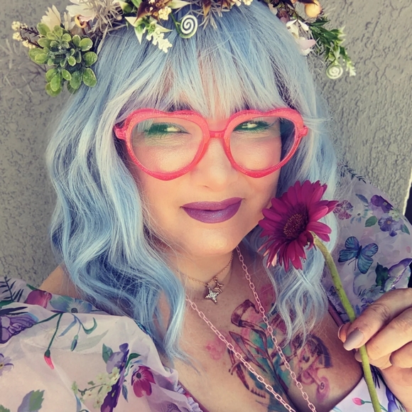 Meet your Posher, Kitty - Picture 1 of 4